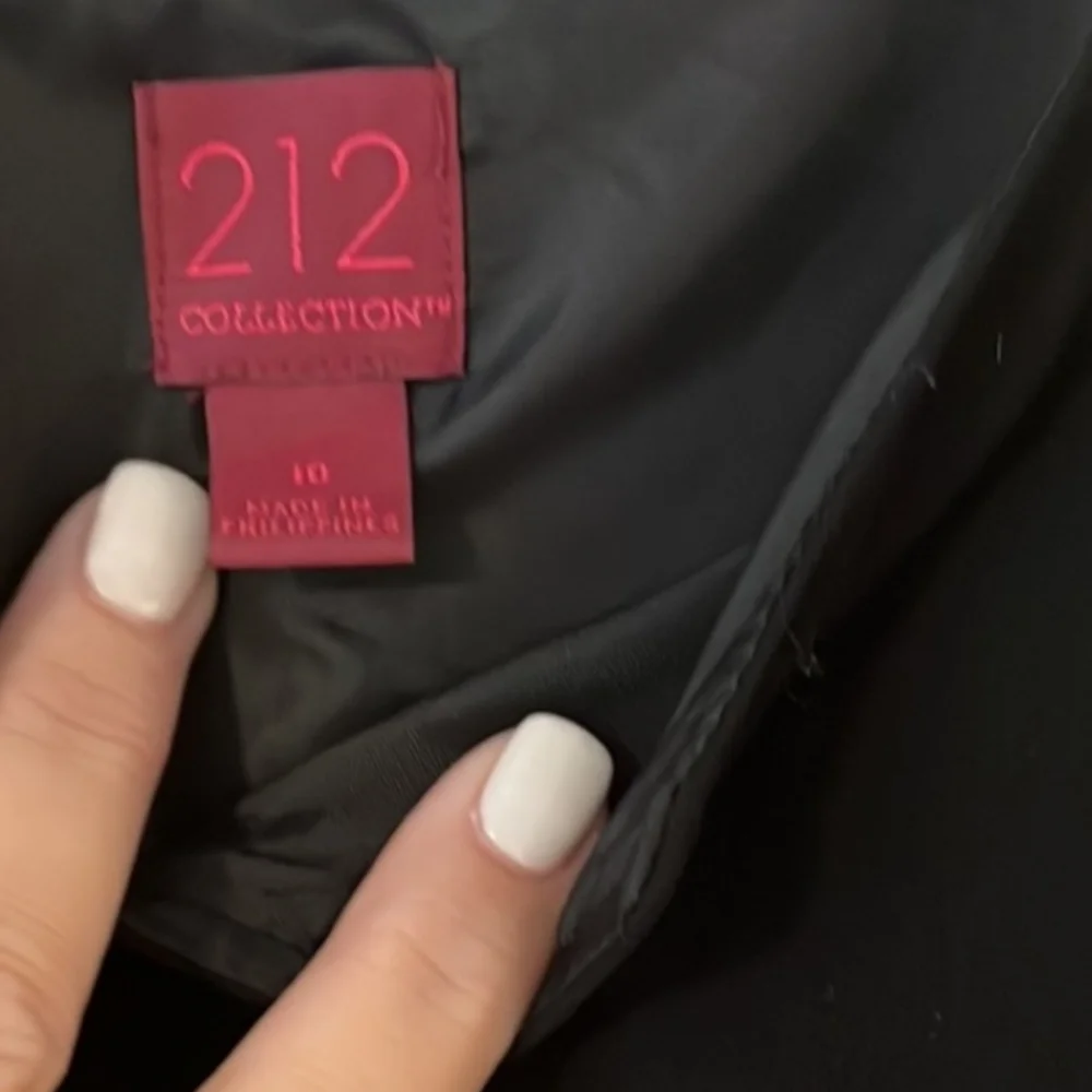 Black shift dress. Size 10. Beautiful - Picture 4 of 4